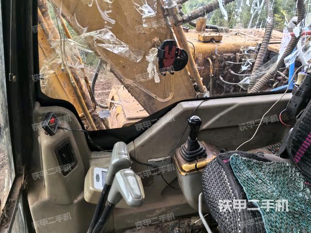 座椅左側(cè)控制臺/音響/含左手柄（駕駛室部分）