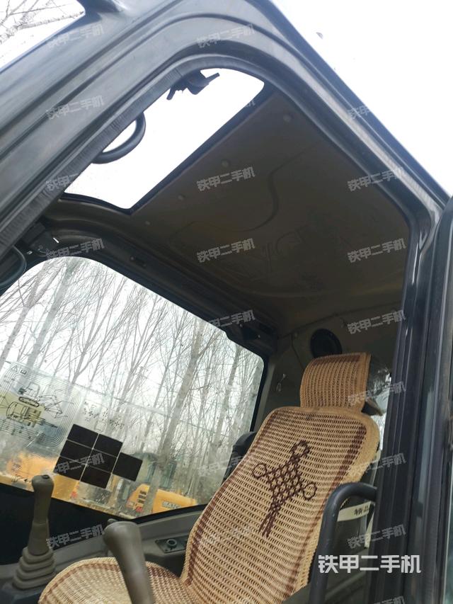 駕駛室頂部（整機(jī)外觀）