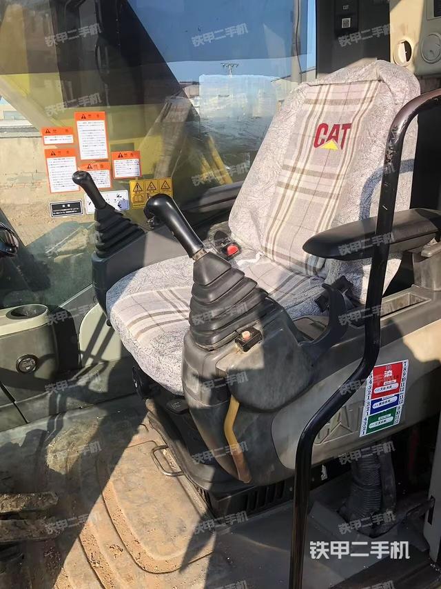 駕駛室整體（整機外觀）