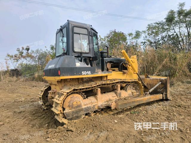 右后45°（推土機(jī)整車外觀）