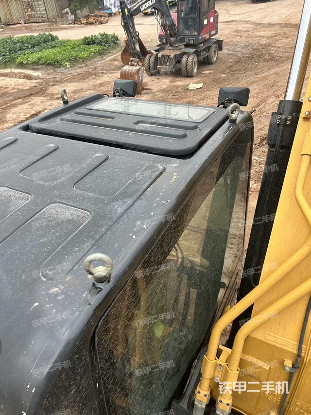 駕駛室頂部俯視（上車部件）