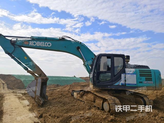 神钢SK250-10挖掘机的设备实拍-第3张实拍照片