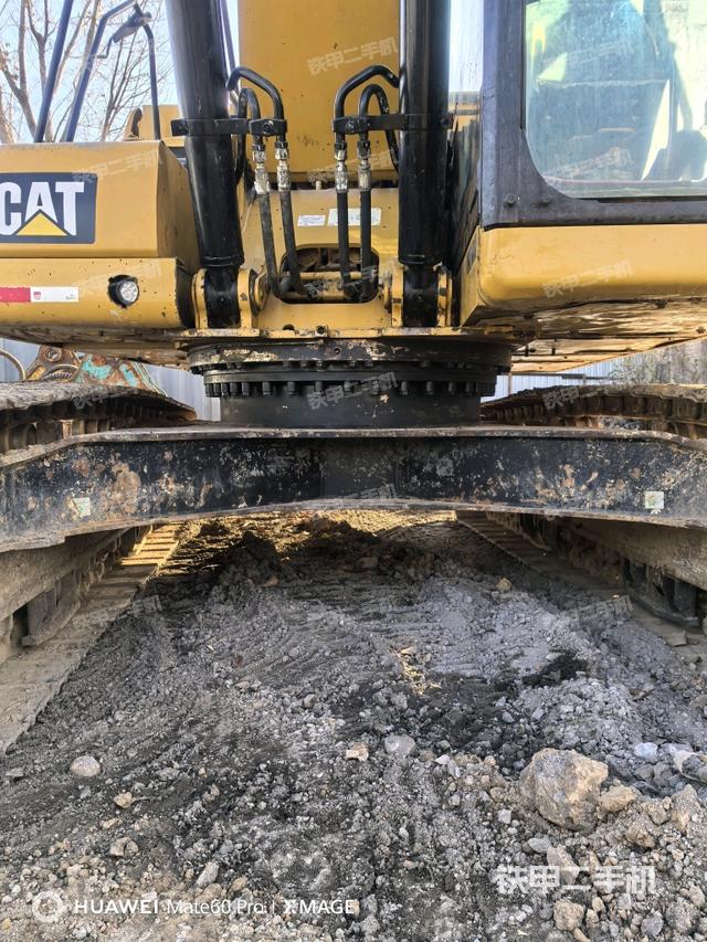 駕駛室頂部(整機外觀) 駕駛室頂部(整機外觀)