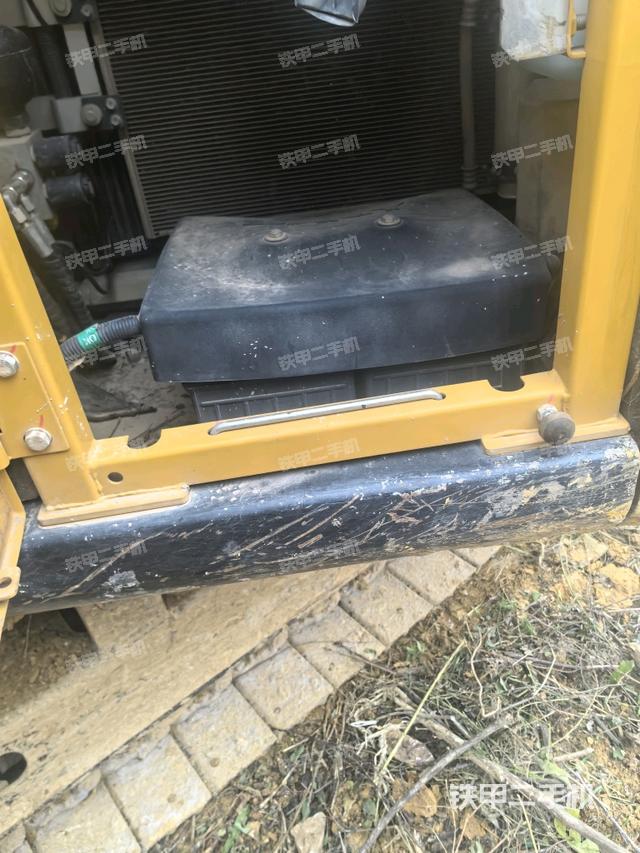 電瓶（大件艙室）