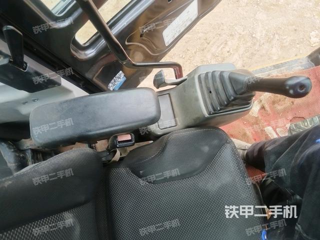 座椅左側(cè)控制臺/音響/含左手柄（駕駛室部分）