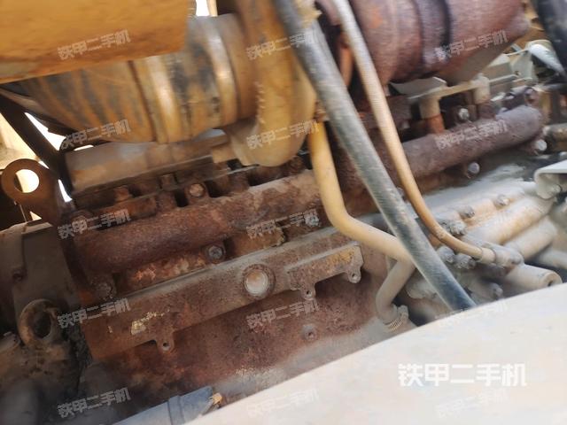 散熱器全景（壓路機(jī)發(fā)動(dòng)機(jī)艙）