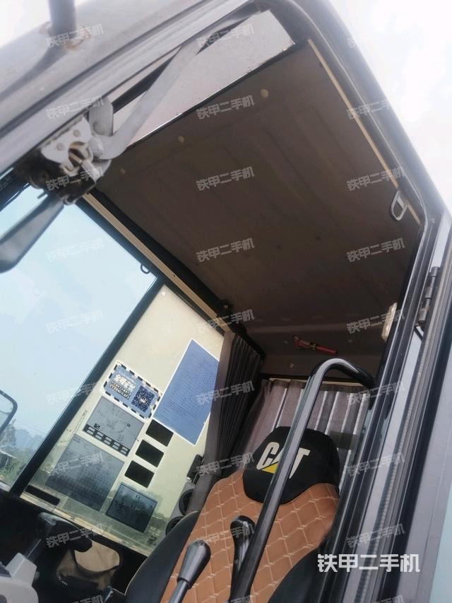 頂棚整體(駕駛室部分) 頂棚整體(駕駛室部分)