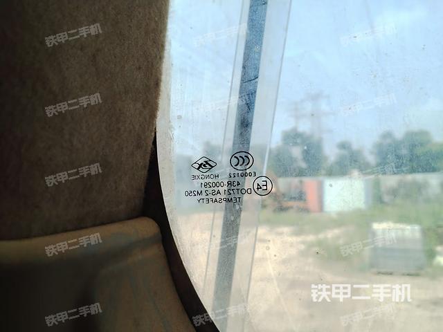 后窗玻璃角標(駕駛室部分) 后窗玻璃角標(駕駛室部分)