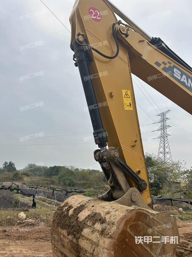 小臂整體左后(工作和回轉(zhuǎn)裝置) 小臂整體左后(工作和回轉(zhuǎn)裝置)