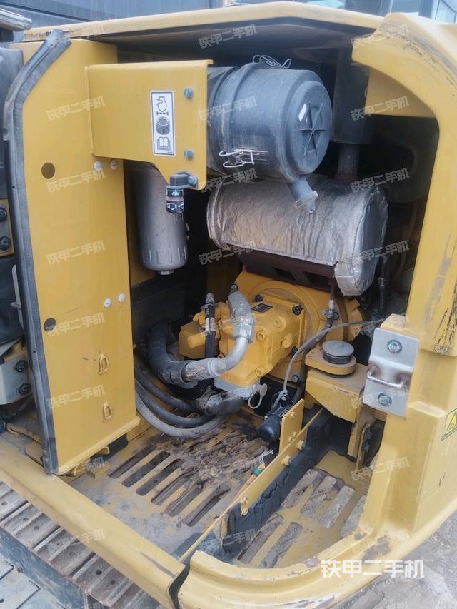 液壓泵室(大件艙室) 液壓泵室(大件艙室)