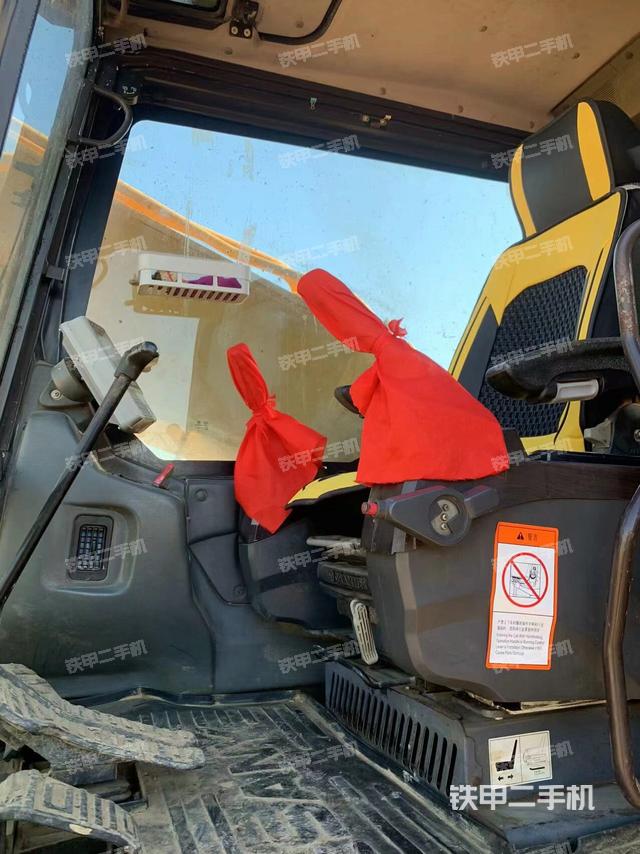 駕駛室整體（整機(jī)外觀）