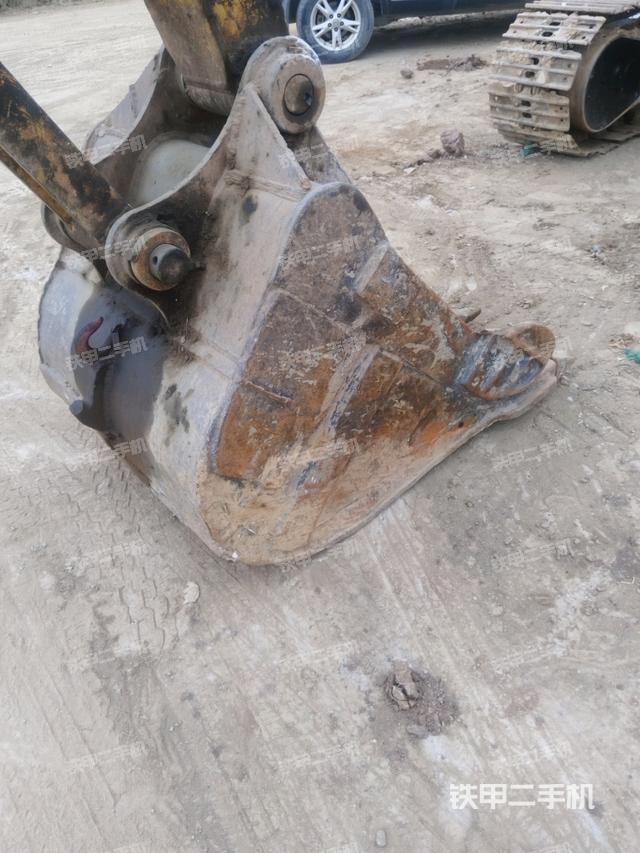 鏟斗右后整體（工作和回轉(zhuǎn)裝置）