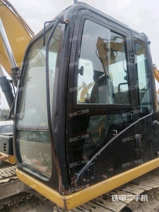 駕駛室左前45度（駕駛室部分）