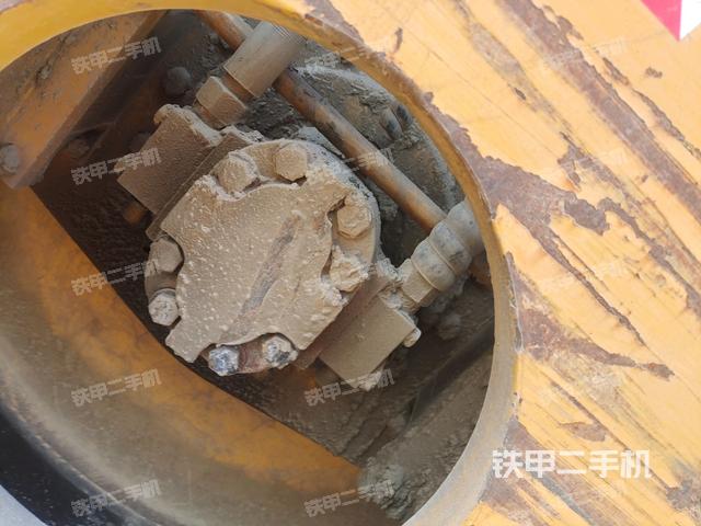 正后側(cè)（壓路機(jī)前后車架）