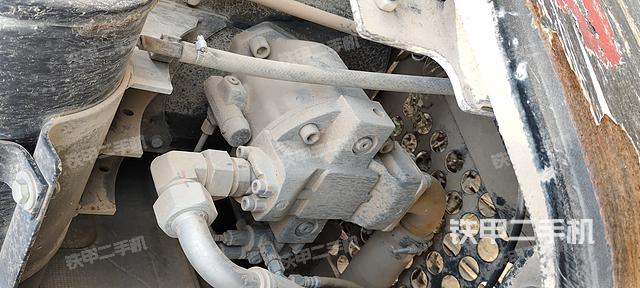 液壓泵艙室正面整體（整機(jī)外觀）