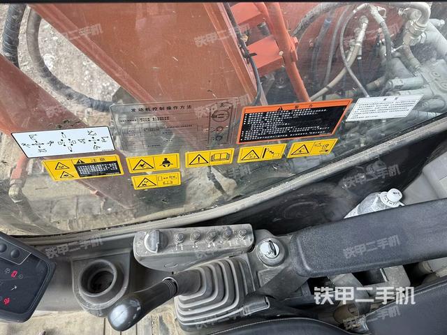 座椅右側(cè)控制臺/鑰匙門/油門/含右手柄（駕駛室部分）