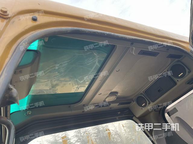 駕駛室頂部(整機外觀) 駕駛室頂部(整機外觀)