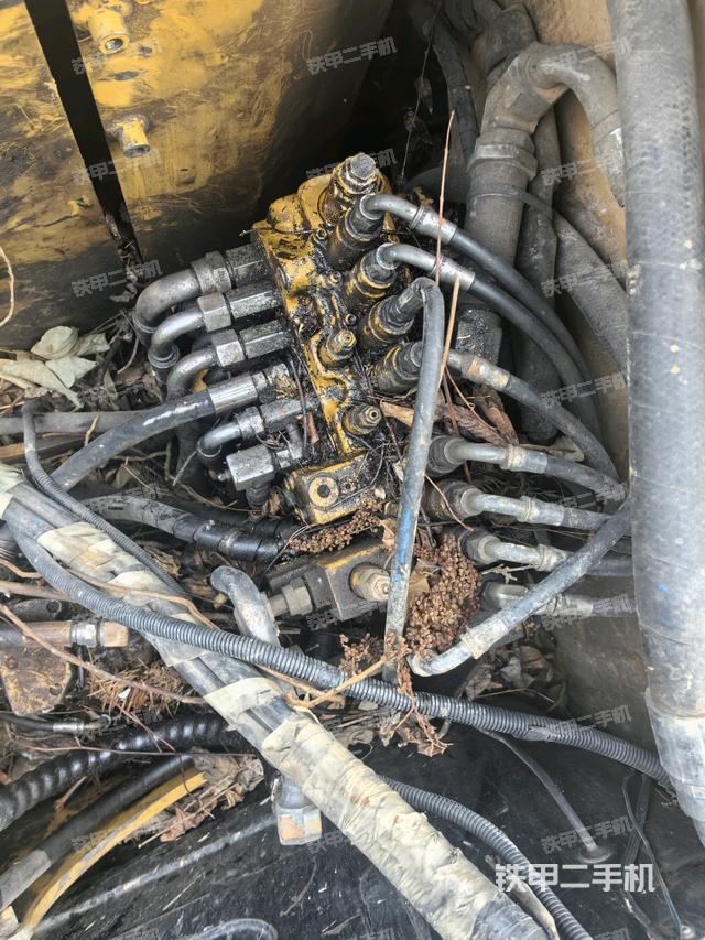 回轉(zhuǎn)馬達（上車部件）