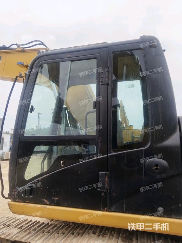 駕駛室正側(cè)（駕駛室部分）