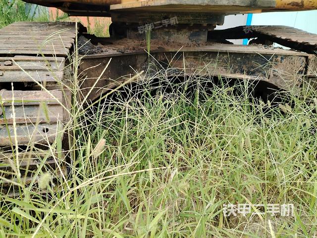 轉(zhuǎn)盤和下車架正前(工作和回轉(zhuǎn)裝置) 轉(zhuǎn)盤和下車架正前(工作和回轉(zhuǎn)裝置)