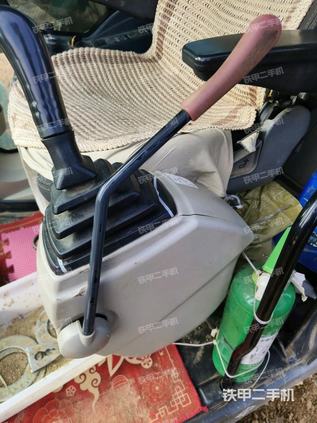 座椅后部(駕駛室部分) 座椅后部(駕駛室部分)