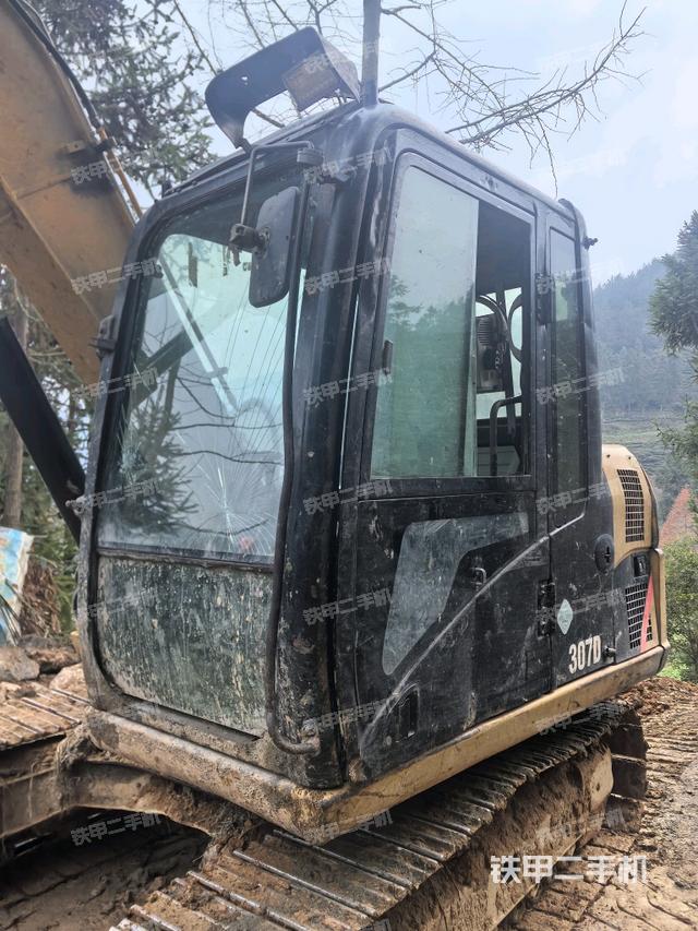 ?駕駛室正側(cè)（駕駛室部分）