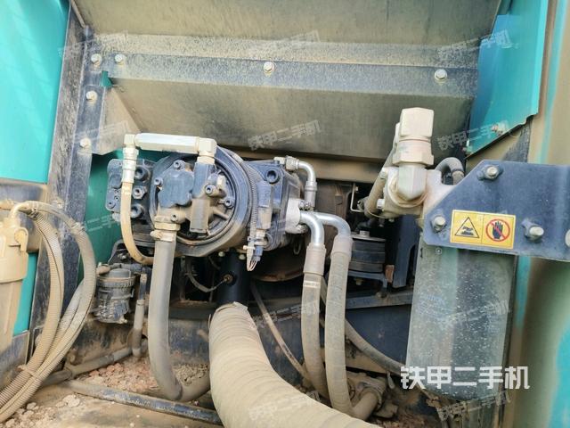 散熱器正面(大件艙室) 散熱器正面(大件艙室)