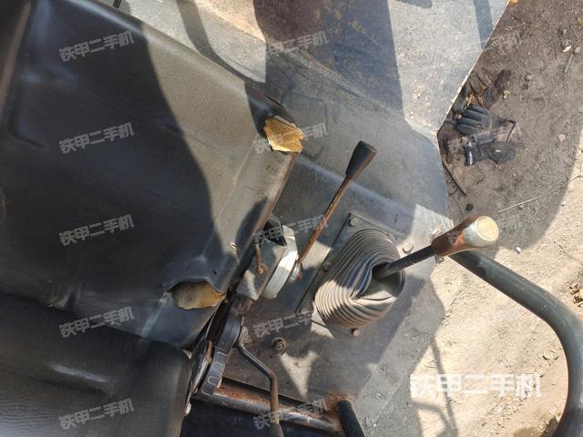 后玻璃角標（壓路機駕駛室）