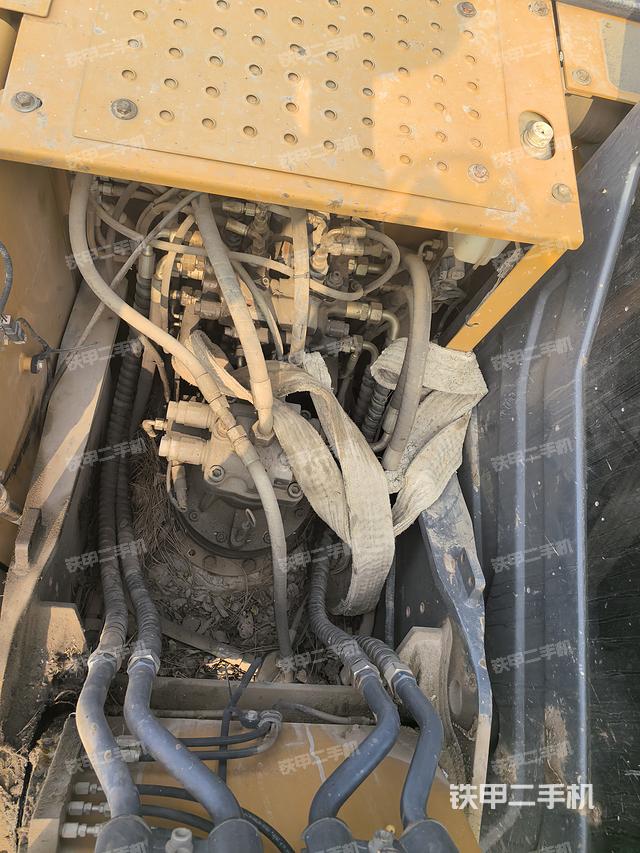 回轉(zhuǎn)馬達(dá)和主控閥（整機外觀）