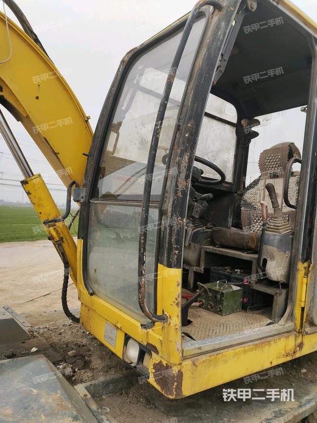 ?駕駛室正側(cè)(駕駛室部分) ?駕駛室正側(cè)(駕駛室部分)