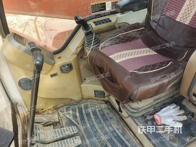 后窗玻璃角標(biāo)（駕駛室部分）