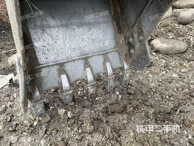 鏟斗右后整體（工作和回轉(zhuǎn)裝置）