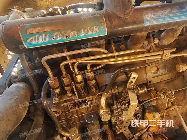 發(fā)動機艙全景（壓路機發(fā)動機艙）