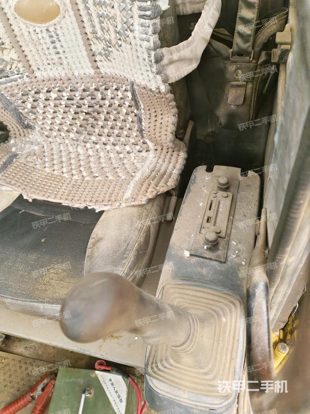 座椅左側(cè)控制臺(tái)/音響/含左手柄(駕駛室部分) 座椅左側(cè)控制臺(tái)/音響/含左手柄(駕駛室部分)