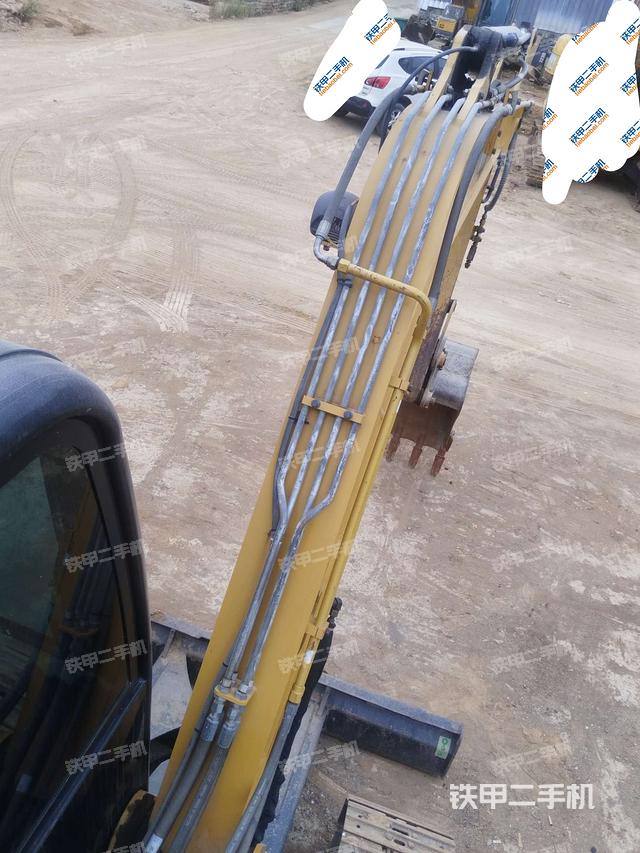 大臂背部俯視(工作和回轉(zhuǎn)裝置) 大臂背部俯視(工作和回轉(zhuǎn)裝置)