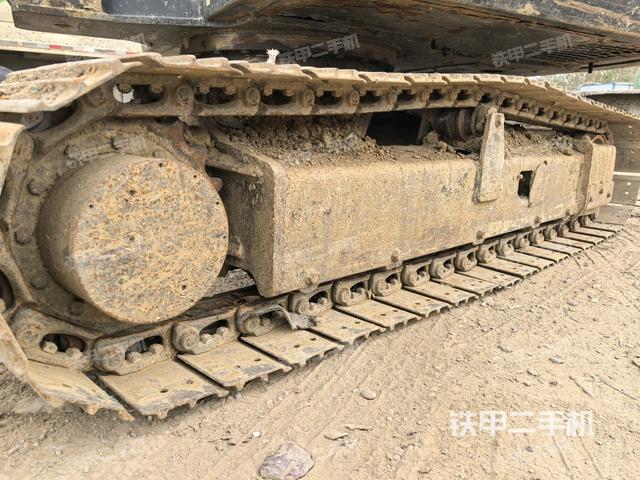 右側(cè)履帶整體?（行走機(jī)構(gòu)）