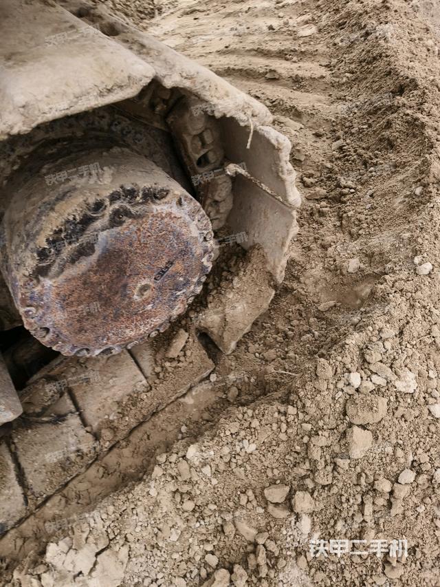 右驅(qū)動輪（行走機構(gòu)）