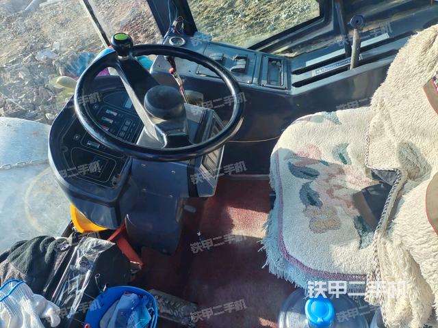 駕駛室外頂全景（壓路機(jī)駕駛室）