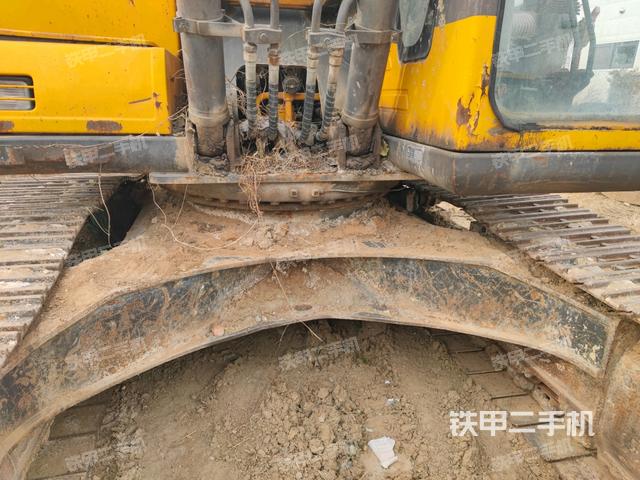 轉(zhuǎn)盤和下車架正前（工作和回轉(zhuǎn)裝置）