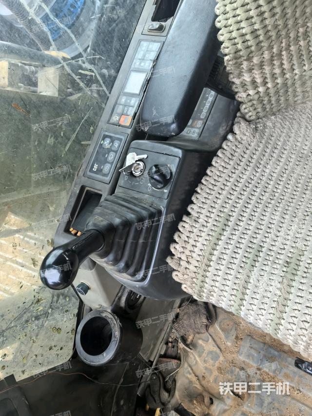 座椅左側(cè)控制臺/音響/含左手柄（駕駛室部分）