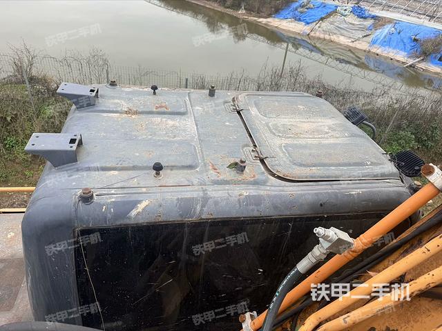 駕駛室頂部俯視(上車部件) 駕駛室頂部俯視(上車部件)