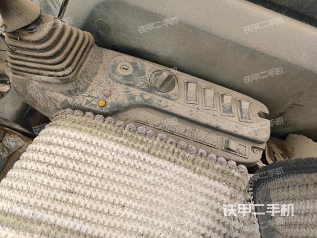 座椅左側(cè)控制臺(tái)/音響/含左手柄（駕駛室部分）