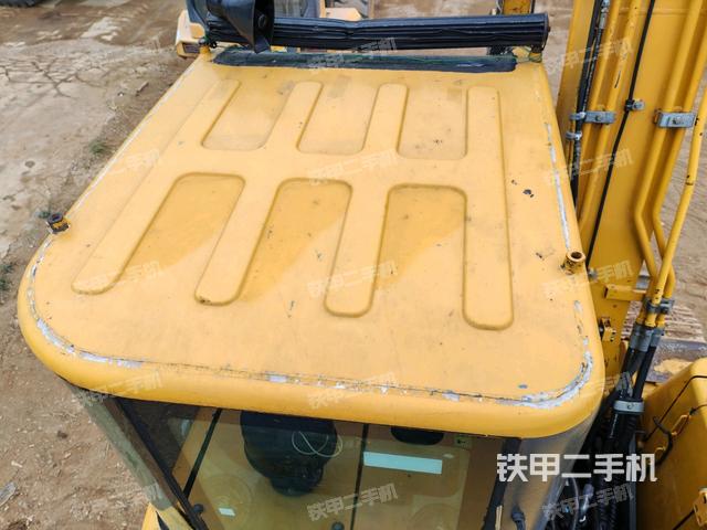 駕駛室頂部(整機外觀) 駕駛室頂部(整機外觀)