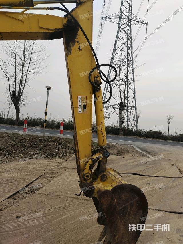 小臂整體左后(工作和回轉(zhuǎn)裝置) 小臂整體左后(工作和回轉(zhuǎn)裝置)