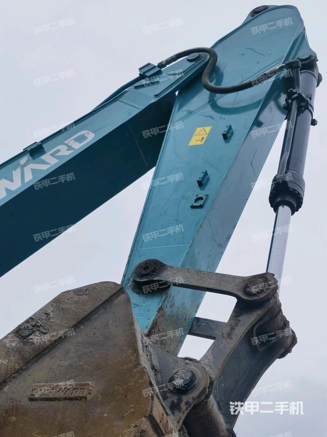 大臂油缸整體?豎拍（工作和回轉(zhuǎn)裝置）