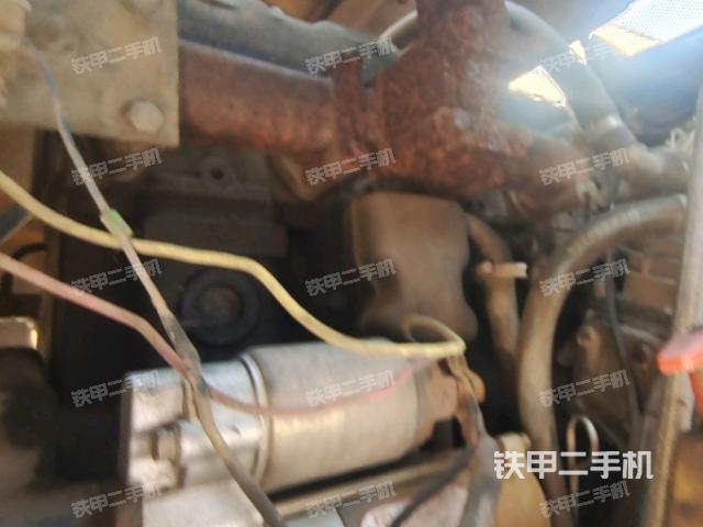 散熱器全景（壓路機發(fā)動機艙）