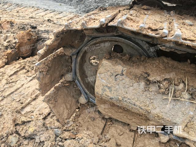 右驅(qū)動輪（行走機構(gòu)）