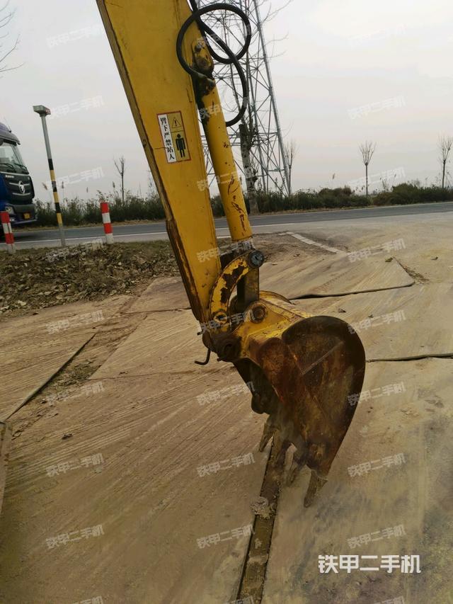 鏟斗45度(工作和回轉(zhuǎn)裝置) 鏟斗45度(工作和回轉(zhuǎn)裝置)