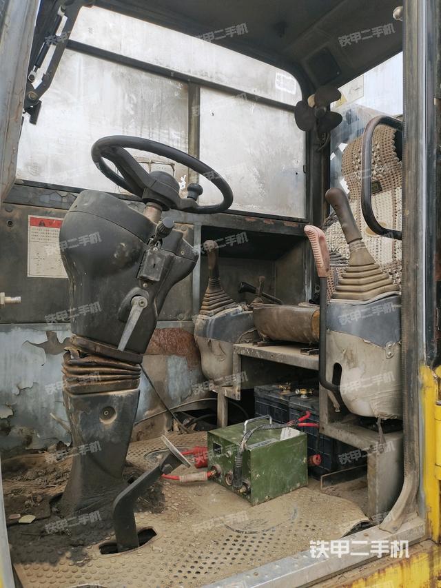 頂棚整體(駕駛室部分) 頂棚整體(駕駛室部分)