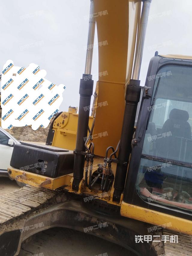 大臂油缸整體?豎拍（工作和回轉(zhuǎn)裝置）